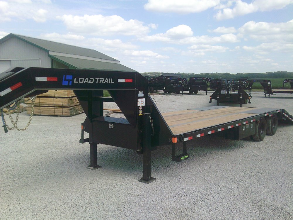 102" x 32' Tandem Low-Pro Gooseneck w/Hyd. Dove -24K