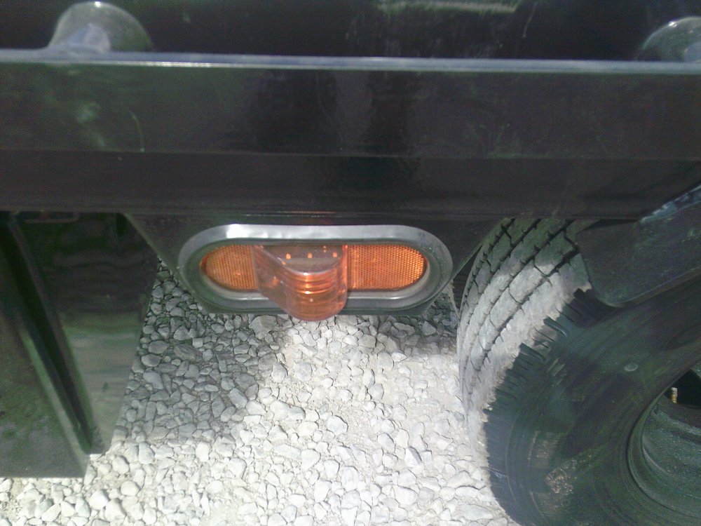 102" x 32' Tandem Low-Pro Gooseneck w/Hyd. Dove -24K