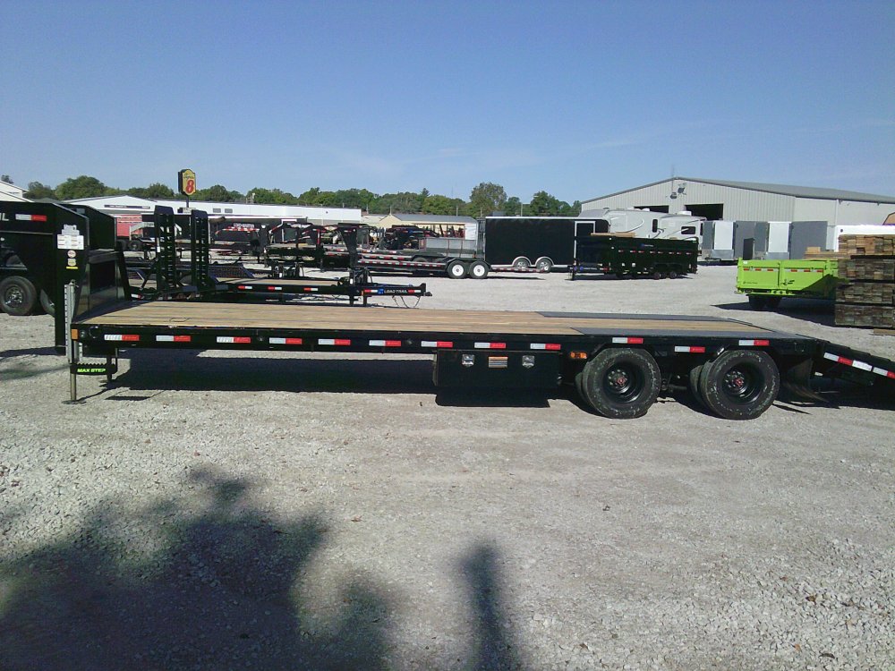 102" x 34' Tandem Low-Pro Gooseneck w/Hyd. Dove