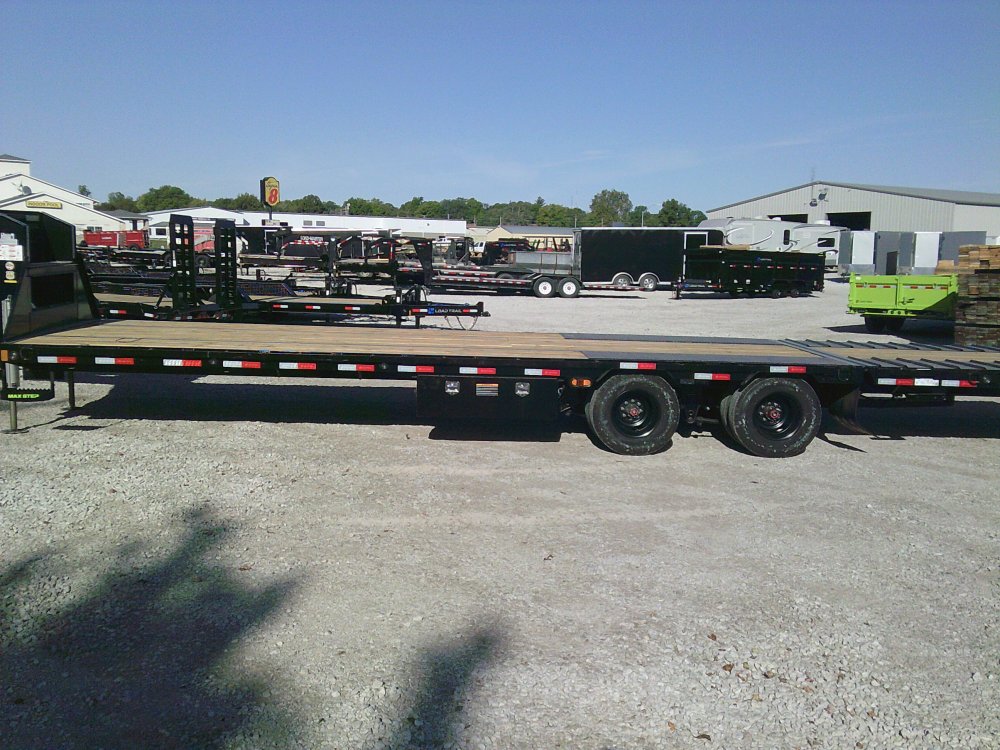 102" x 34' Tandem Low-Pro Gooseneck w/Hyd. Dove