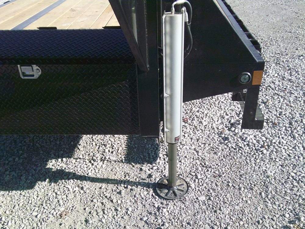 102" x 34' Tandem Low-Pro Gooseneck w/Hyd. Dove