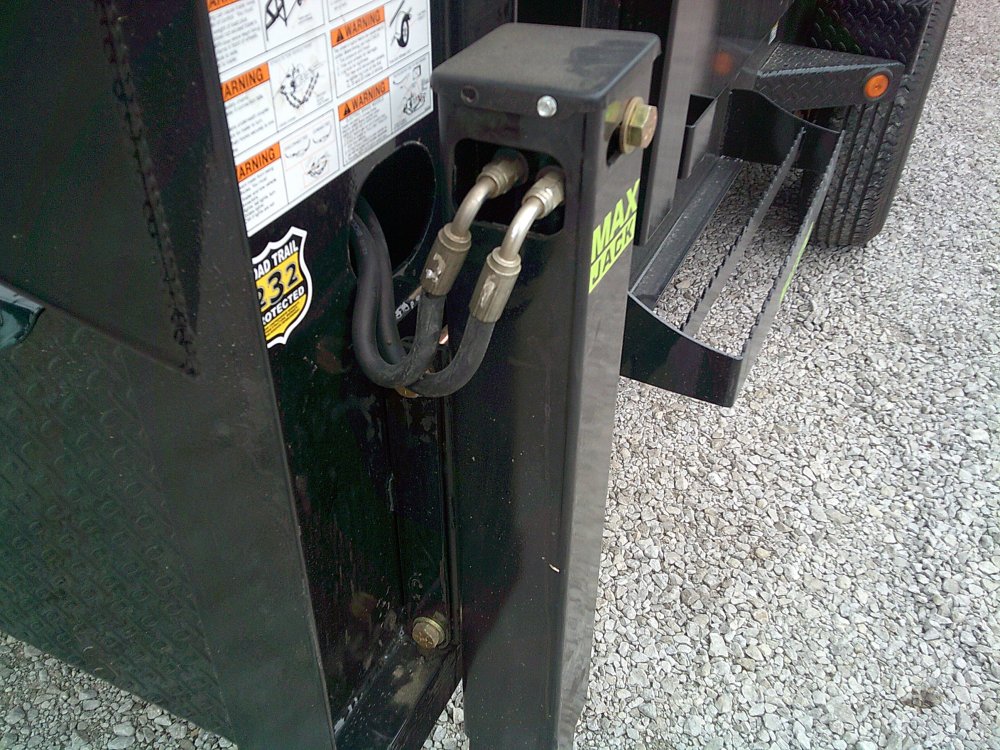 83" x 16' Triple Axle Gooseneck Low-Pro Dump