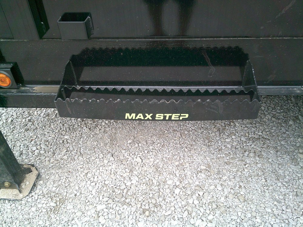 83" x 16' Triple Axle Gooseneck Low-Pro Dump