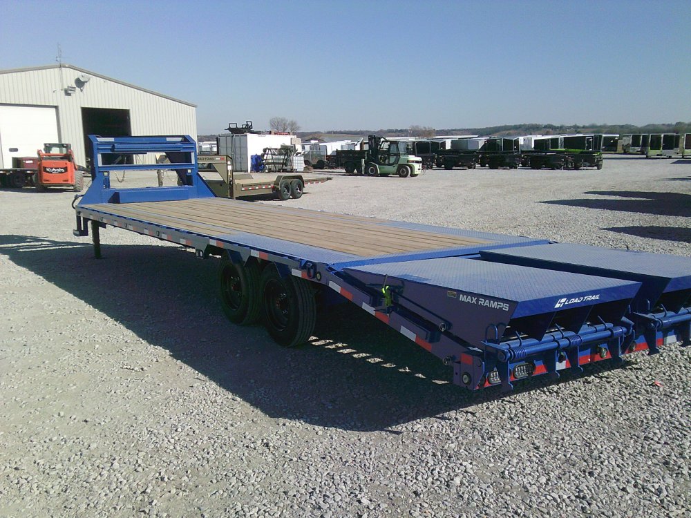 102" x 30' Single Wheel Low-Pro Gooseneck