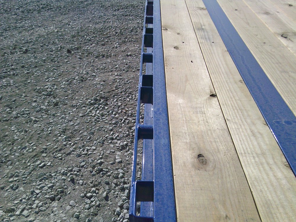 102" x 30' Single Wheel Low-Pro Gooseneck