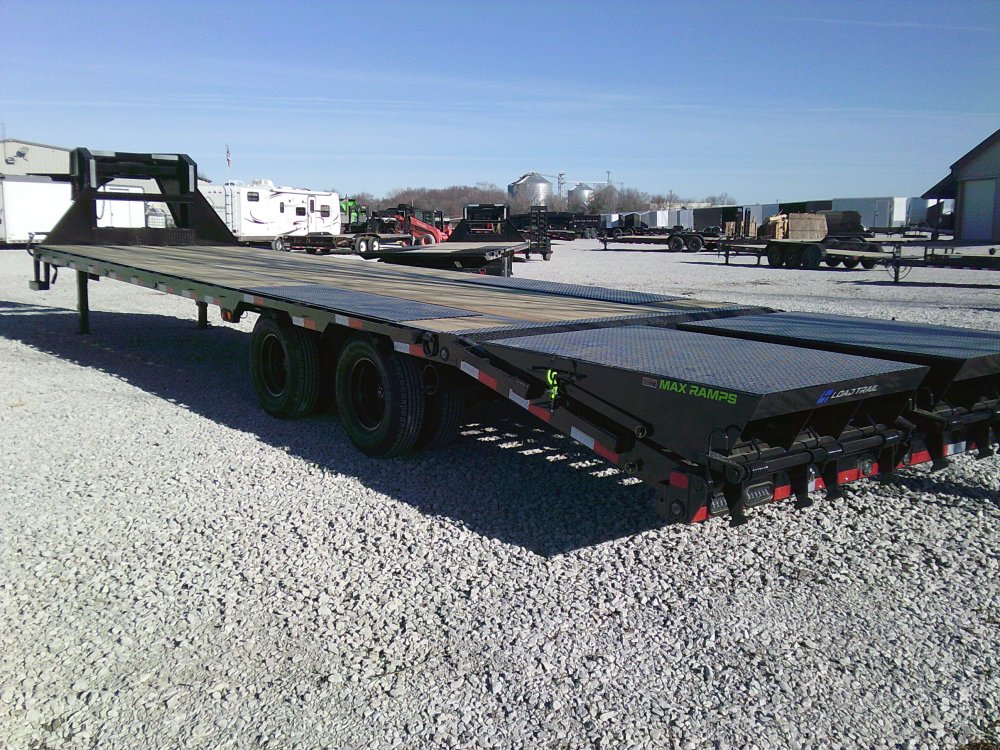 102" x 32' Tandem Low-Pro Gooseneck