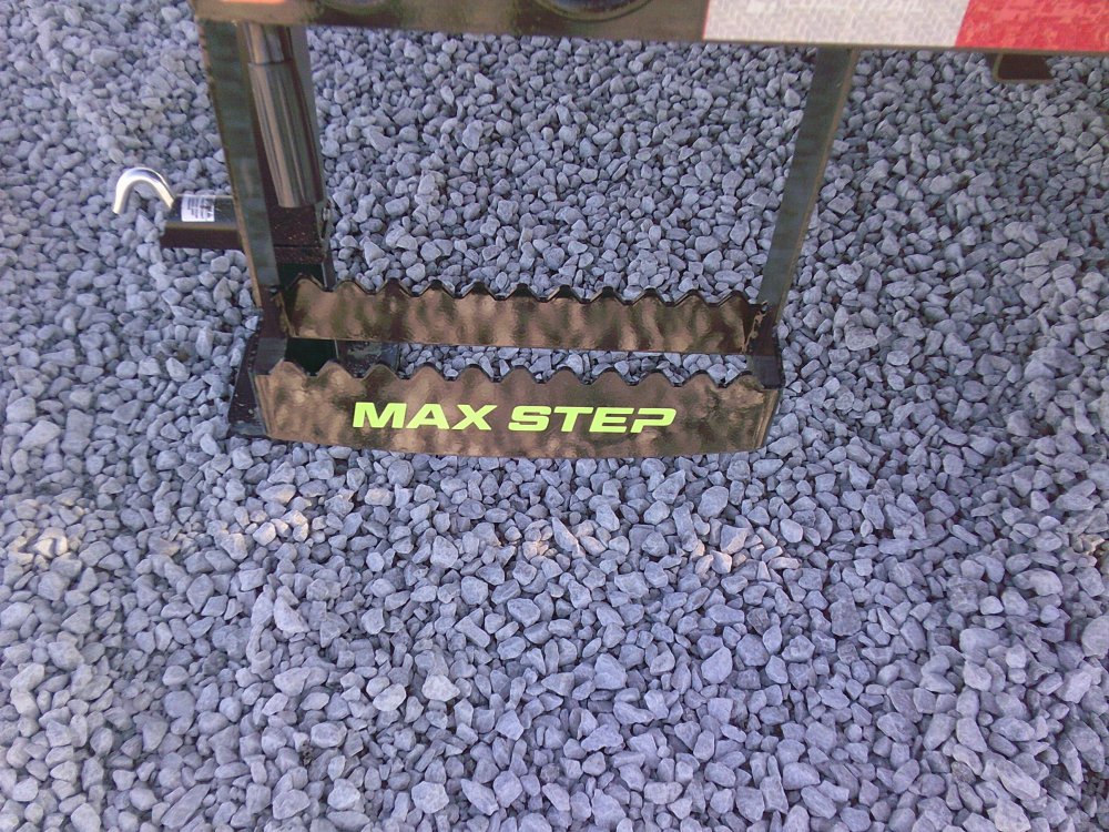 102" x 32' Tandem Low-Pro Gooseneck