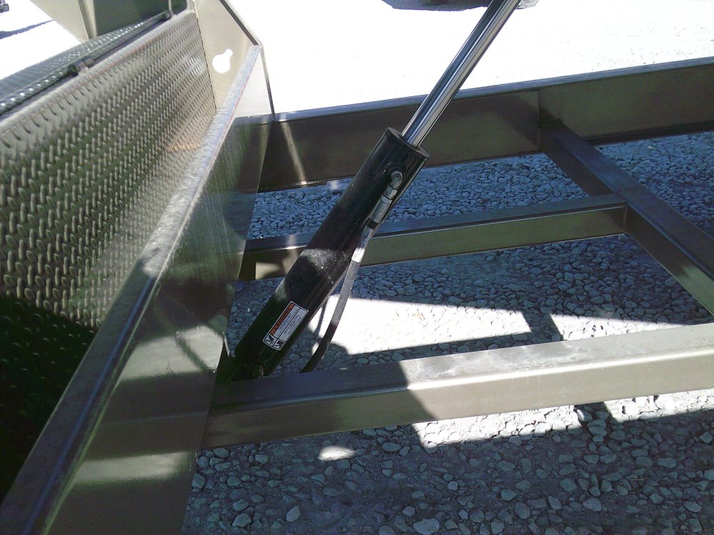 83" x 24' Gooseneck Tandem Axle Rapid Loader Tilt Deck