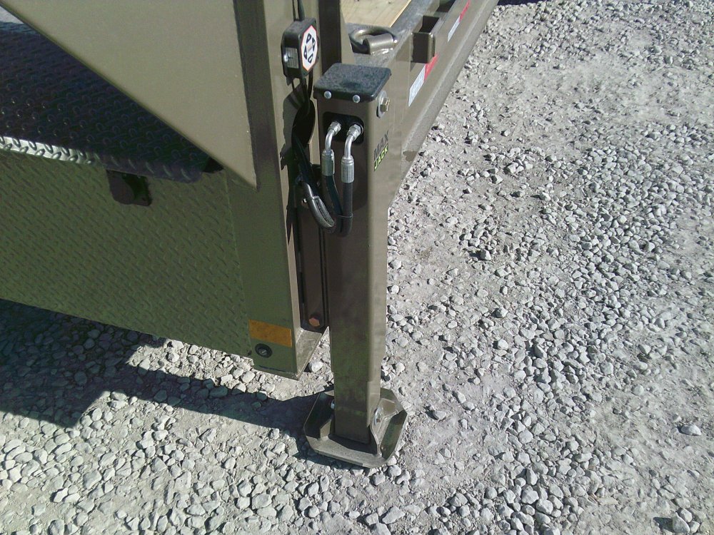 83" x 24' Gooseneck Tandem Axle Rapid Loader Tilt Deck