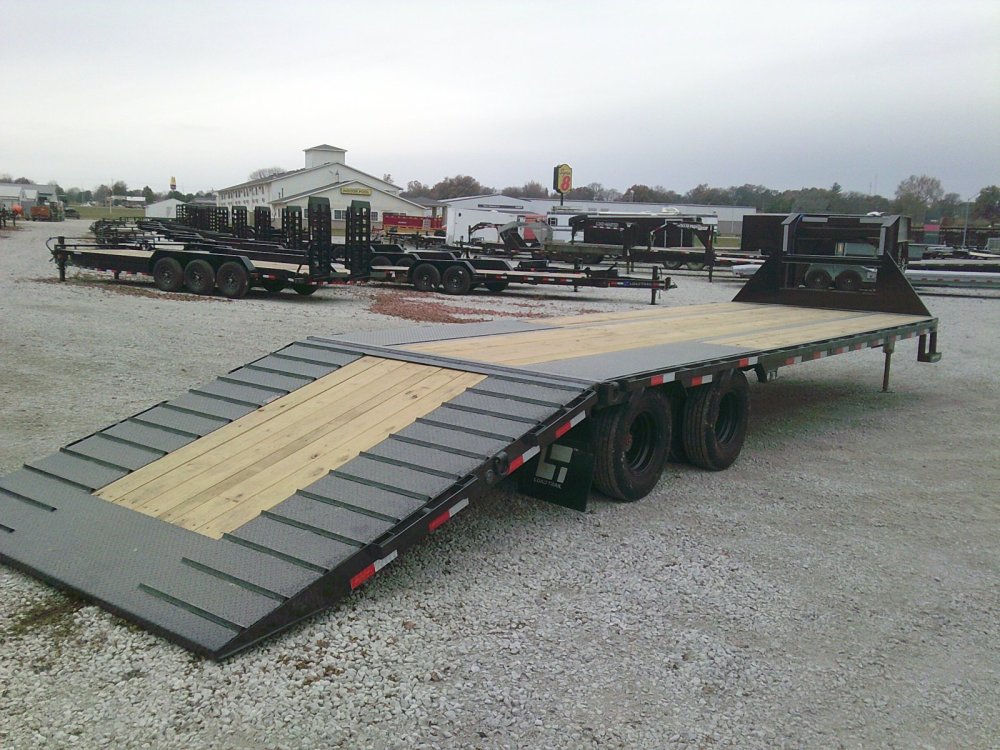 102" x 32' Tandem Low-Pro Gooseneck w/Hyd. Dove -25900K