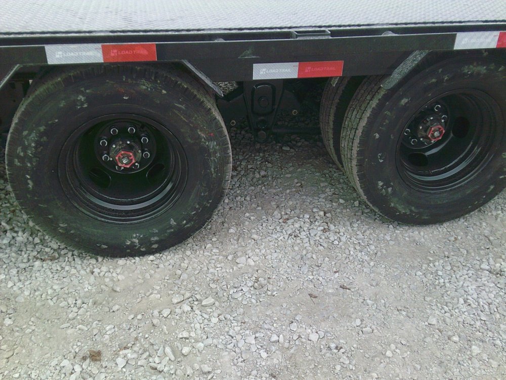102" x 32' Tandem Low-Pro Gooseneck w/Hyd. Dove -25900K