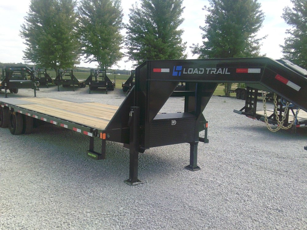 102" x 32' Tandem Low-Pro Gooseneck w/Hyd. Dove -24K