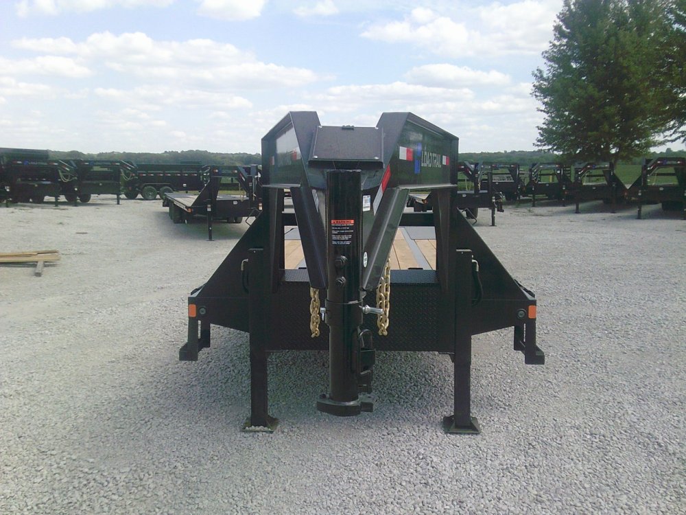 102" x 32' Tandem Low-Pro Gooseneck w/Hyd. Dove -24K