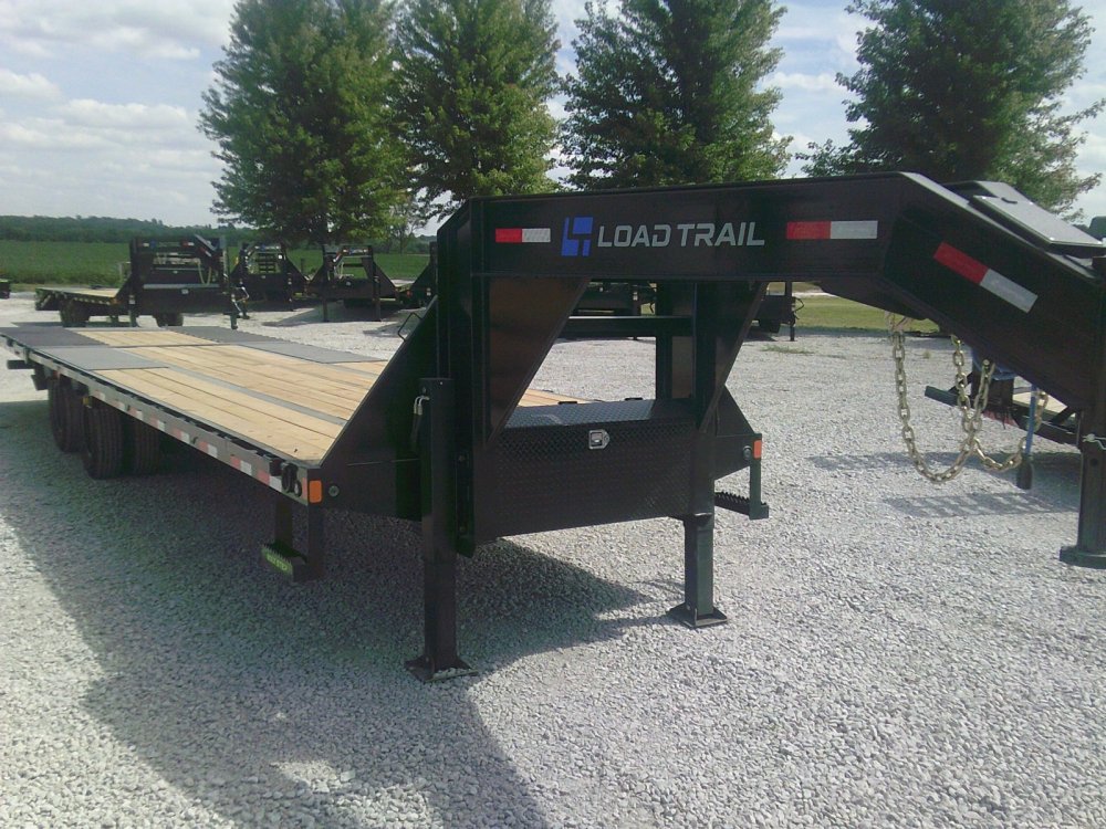 102" x 32' Tandem Low-Pro Gooseneck w/Hyd. Dove -24K