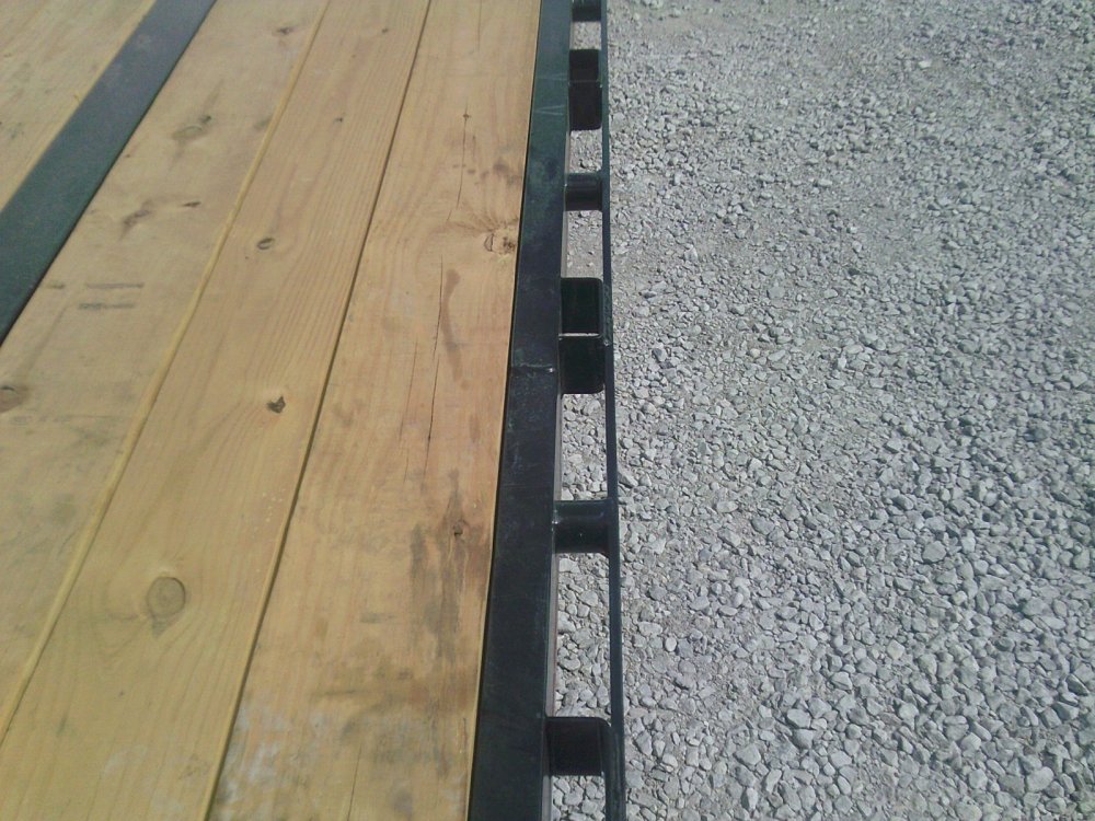 102" x 32' Tandem Low-Pro Gooseneck w/Hyd. Dove -24K