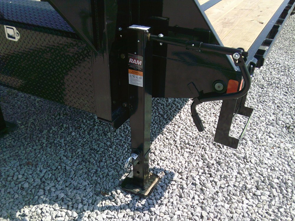 102' x 32' Tandem Low-Pro Gooseneck Trailer