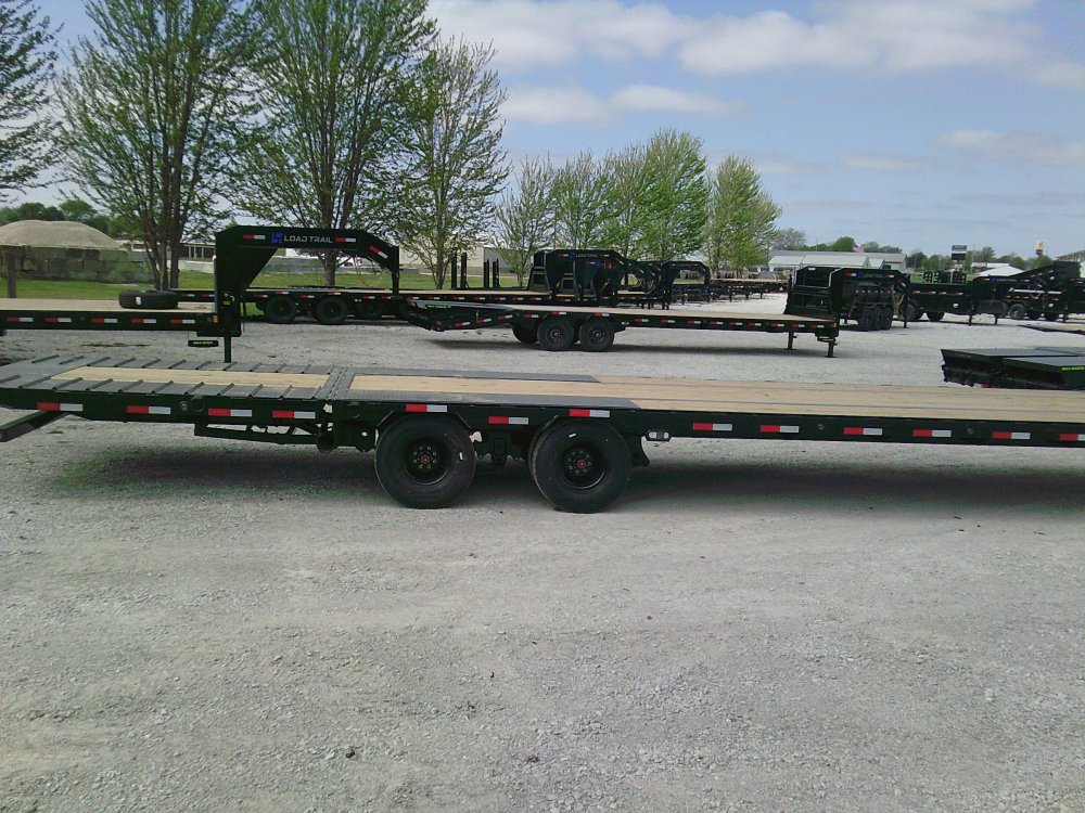102" x 34' Tandem Low-Pro Gooseneck w/Hyd. Dove -25,900K