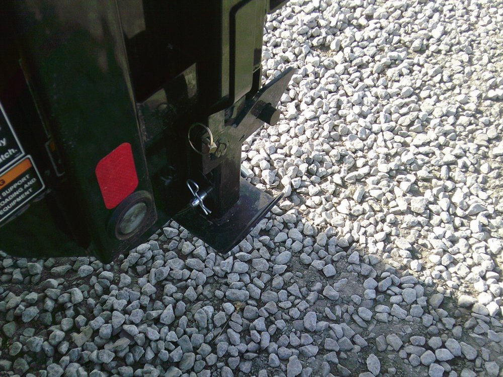 83" x 16' Triple Axle Gooseneck Low-Pro Dump