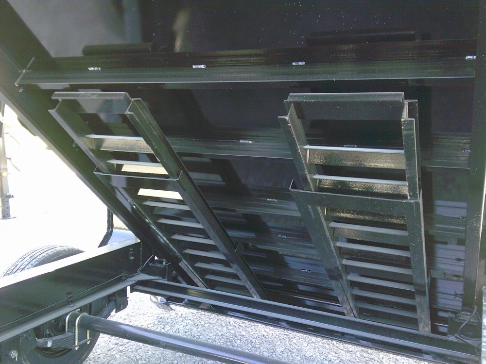 83" x 16' Triple Axle Gooseneck Low-Pro Dump