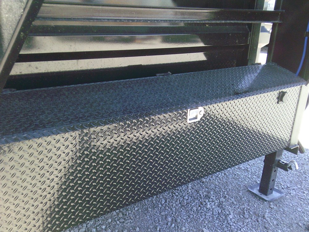 83" x 16' Triple Axle Gooseneck Low-Pro Dump