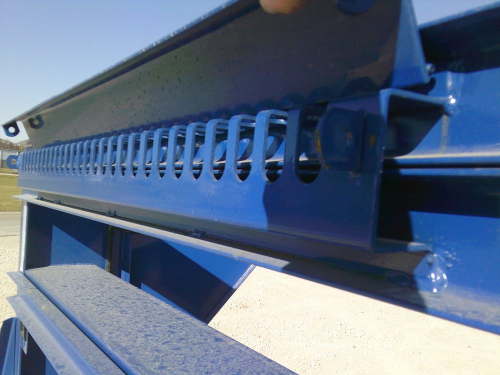 102" x 30' Single Wheel Low-Pro Gooseneck