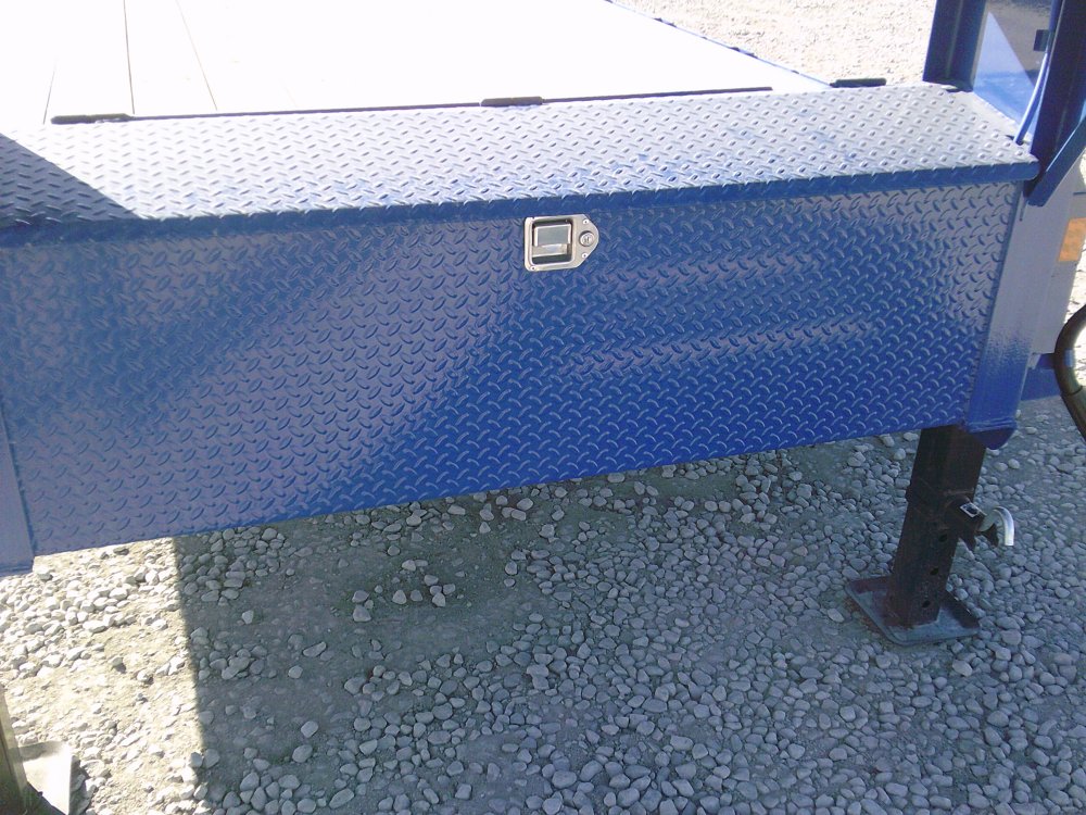 102" x 30' Single Wheel Low-Pro Gooseneck