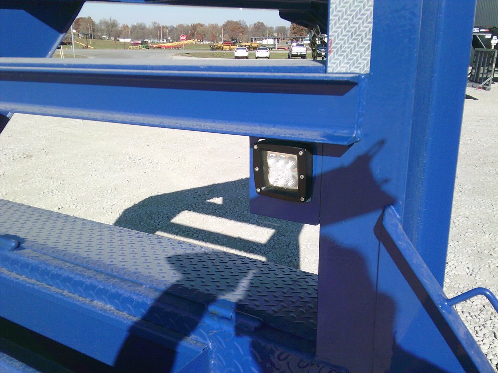 102" x 30' Single Wheel Low-Pro Gooseneck