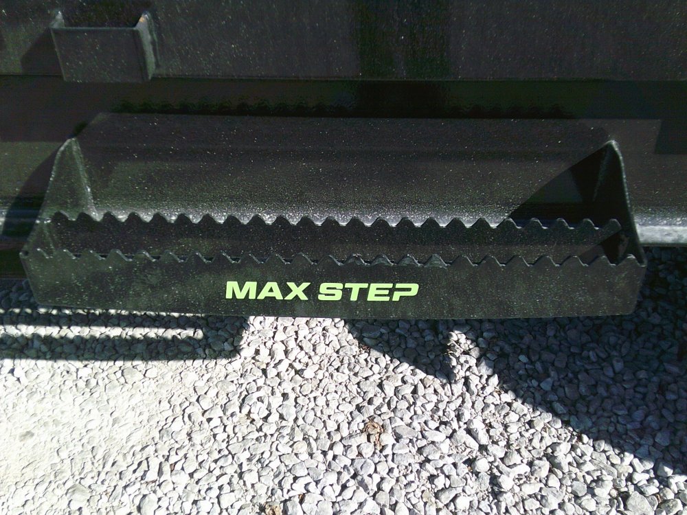 83" x 16' Triple Axle Gooseneck Low-Pro Dump