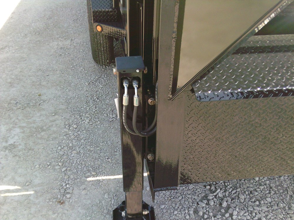 83" x 16' Triple Axle Gooseneck Low-Pro Dump