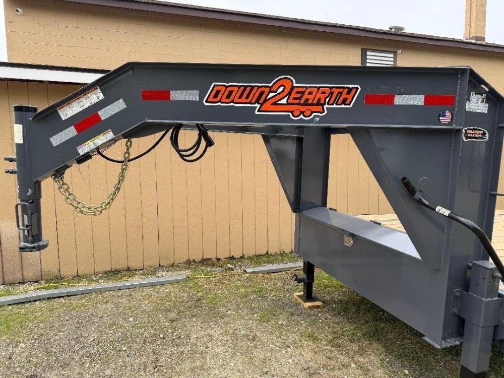 Down 2 Earth 8 X 35 Dovetail Trailer (Gooseneck)