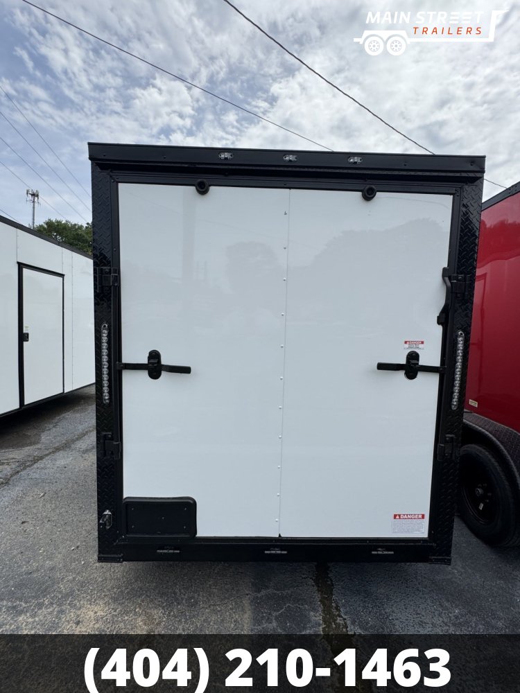 6X12T/A WHITE WITH BLACKOUT AND RAMP GATE AND POLY CORE