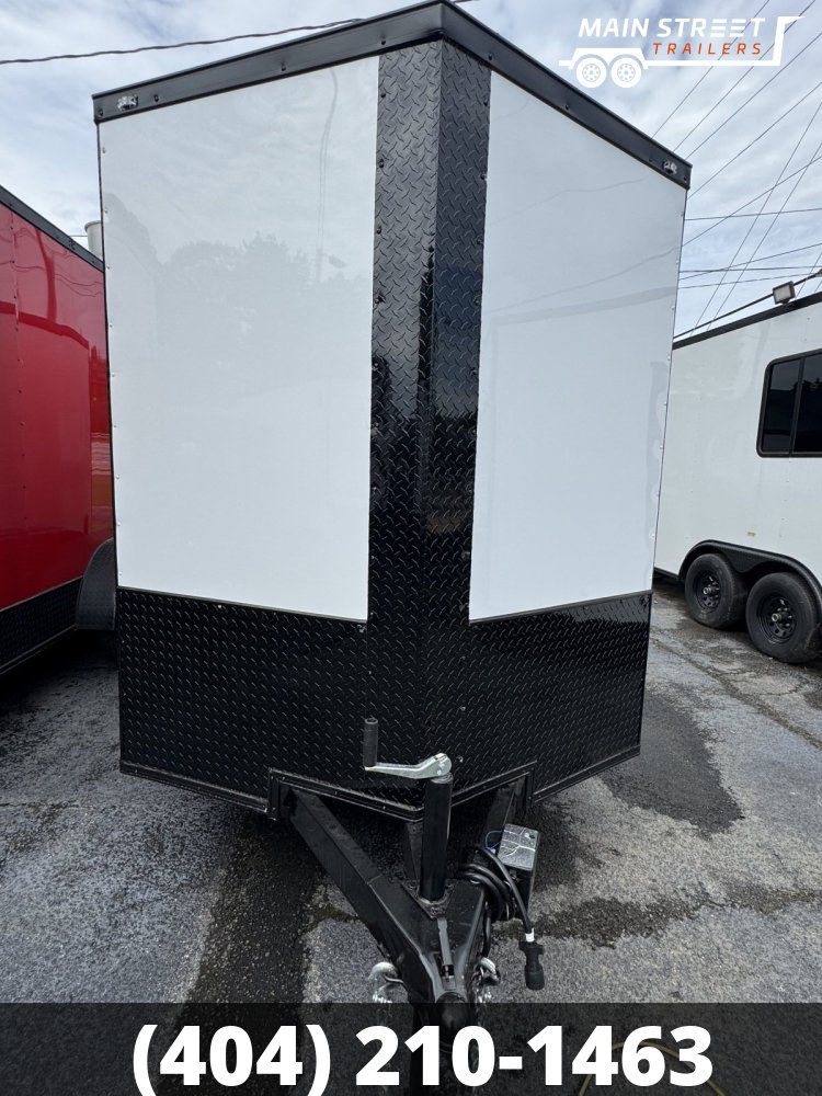 6X12T/A WHITE WITH BLACKOUT AND RAMP GATE AND POLY CORE