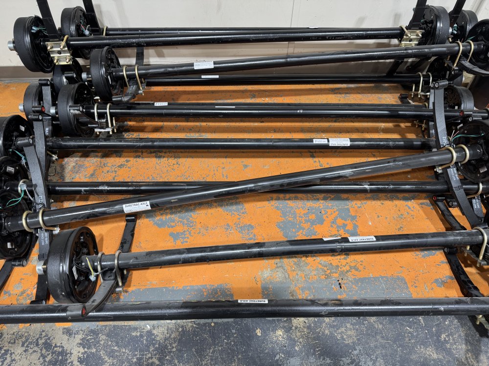 3500LB STRAIGHT AXLE 74/86 WITH BRAKES