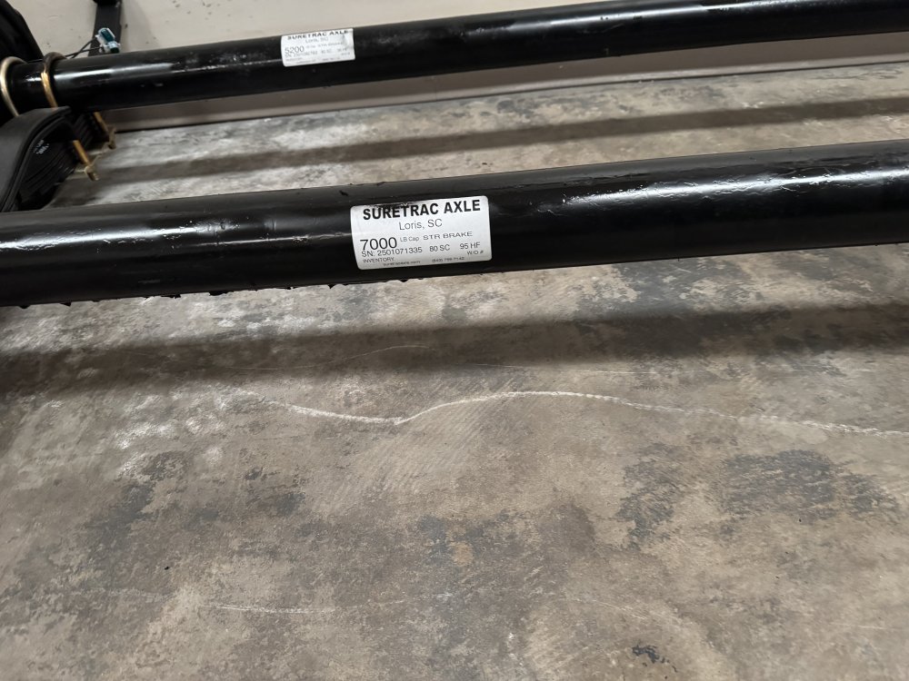 7000LB STRAIGHT AXLE 82/96 WITH BRAKES