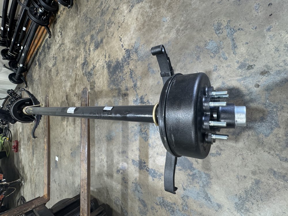 8000lb 80/96 TRUE AXLE WITH 5/8 STUDS