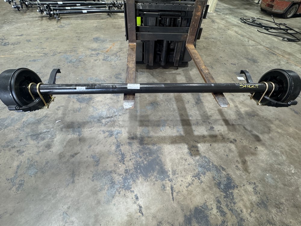8000lb 80/96 TRUE AXLE WITH 5/8 STUDS