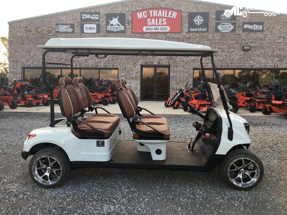 POWERSPORTS:2025 Ez Kruiser F4F-NL Venom 4 foward non lifted WHITE