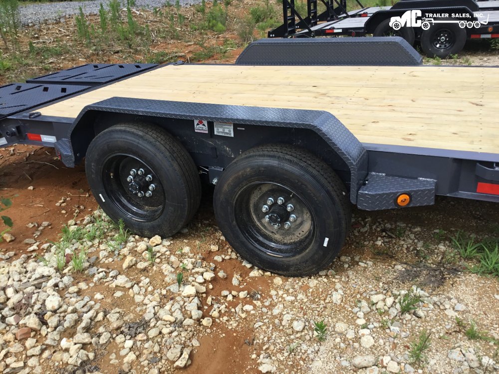 2026 Iron Bull Equipment 83 x 22 8" I beam 2-8000 lbs axles 2 5/16 coupler 3' Cleaning Self Ramp
