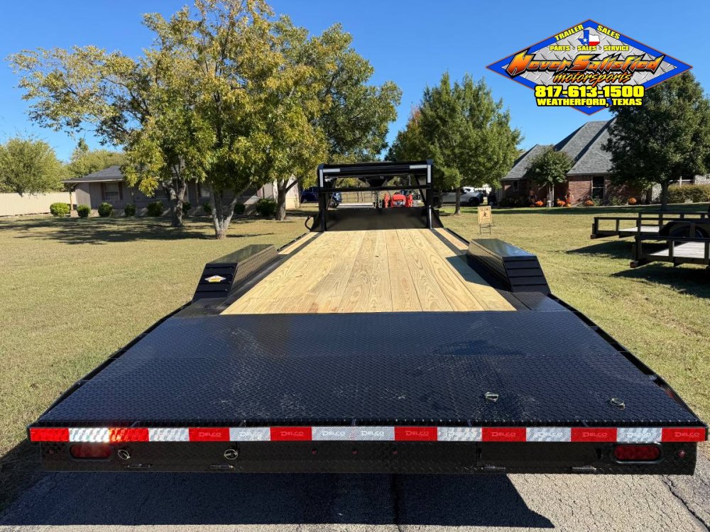 2026 DELCO 102" X 24' GOOSENECK FLATBED TRAILER W/DRIVE OVER FENDERS, SLIDE IN RAMPS, AND SPARE 14K-