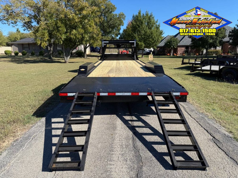 2026 DELCO 102" X 24' GOOSENECK FLATBED TRAILER W/DRIVE OVER FENDERS, SLIDE IN RAMPS, AND SPARE 14K-
