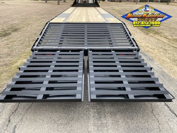 2026 TOP HAT 102" X 25' + 5' GOOSENECK LOW PRO FLATBED WITH JUMBO RAMPS AND SPARE 17.5K-GVWR 10850#P