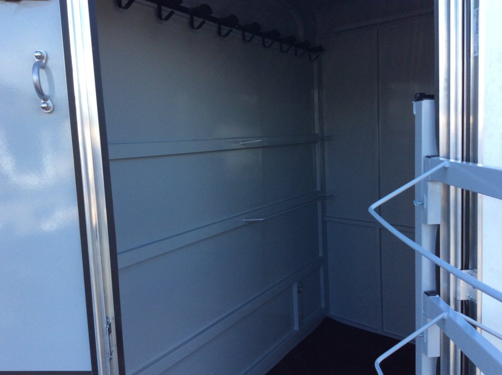 2026 Thuro-bilt  x 13' HORSE TRAILER Horse trailer