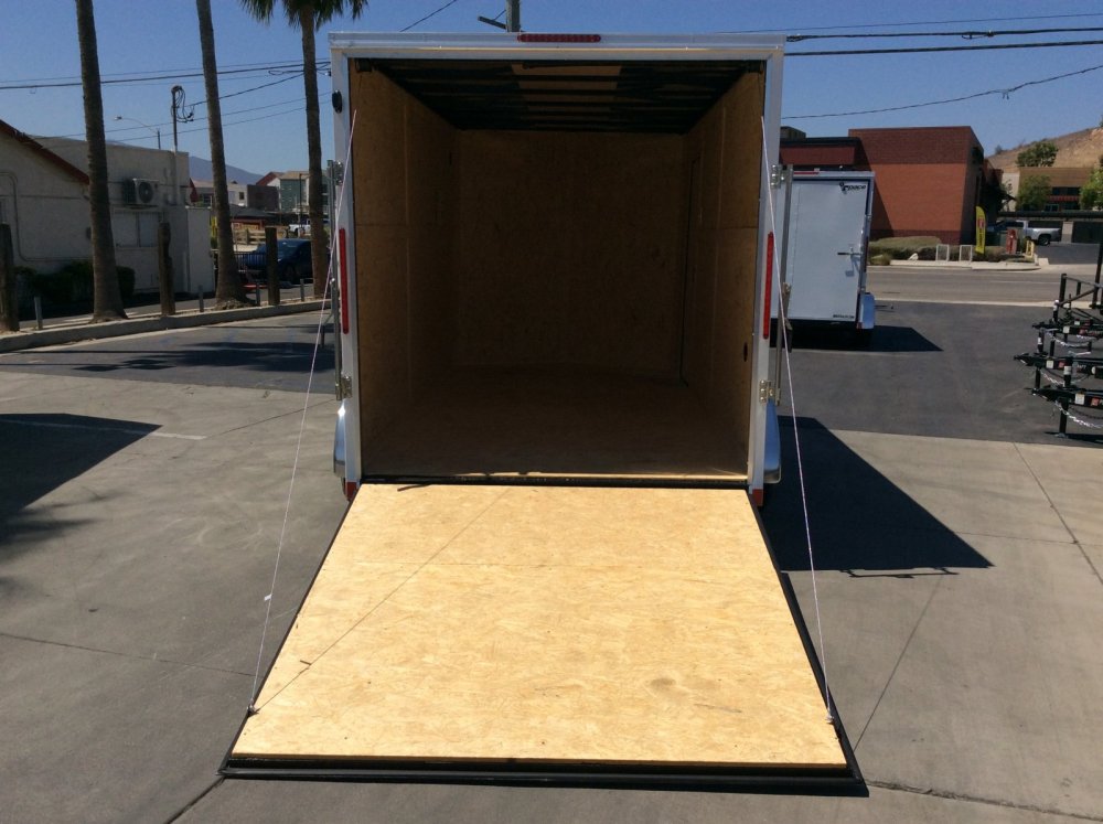 2026 Look Trailers ST DELUXE Enclosed Cargo