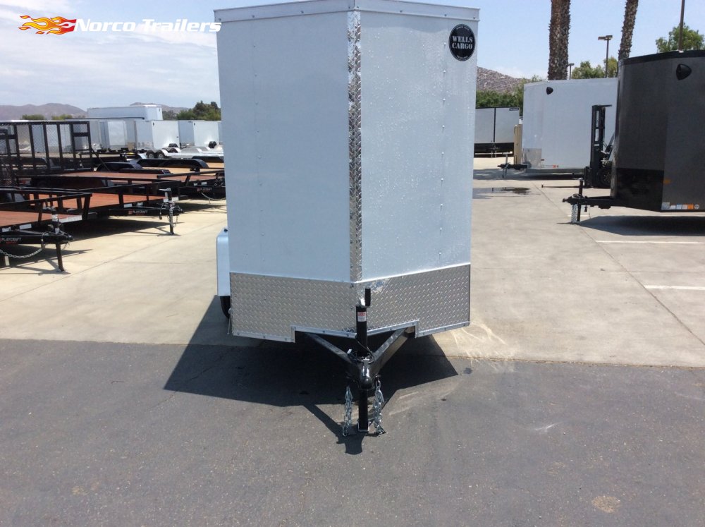 2005 Wells Cargo 5' x 8' FastTrac Enclosed Cargo trailer