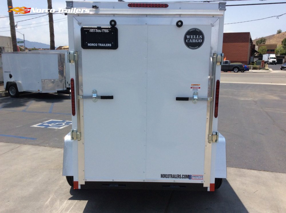 2005 Wells Cargo 5' x 8' FastTrac Enclosed Cargo trailer