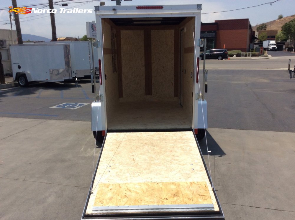 2005 Wells Cargo 5' x 8' FastTrac Enclosed Cargo trailer