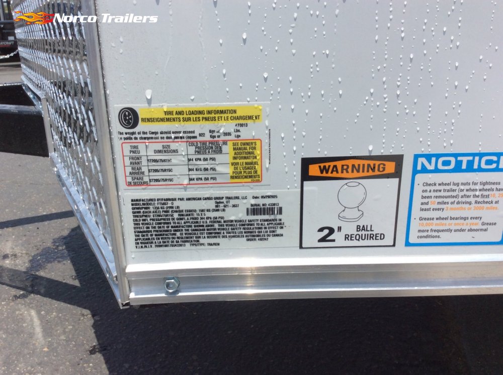 2005 Wells Cargo 5' x 8' FastTrac Enclosed Cargo trailer