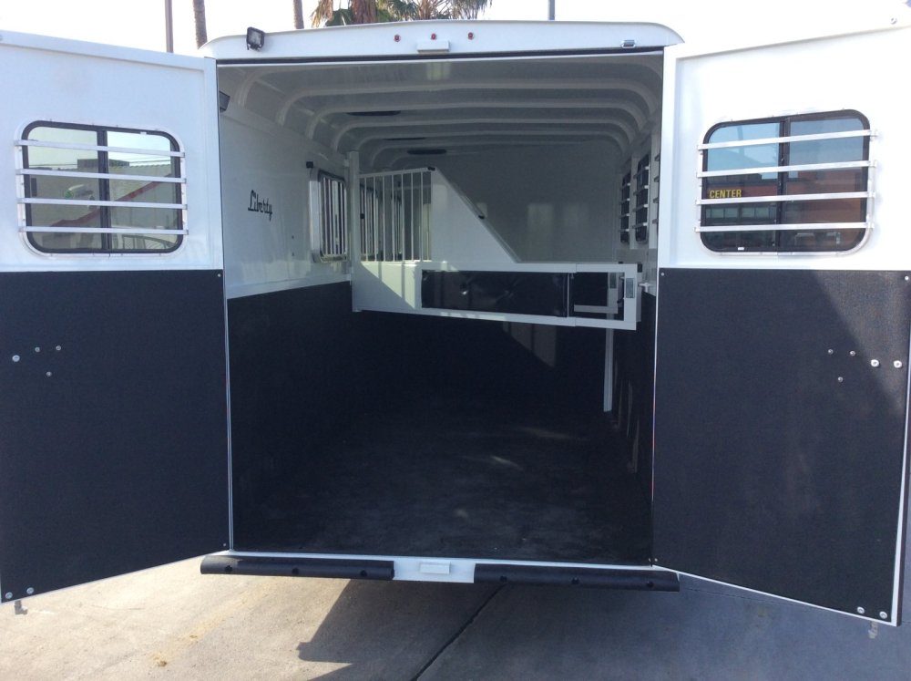2026 Thuro-bilt 6' 8" x 19' Liberty 3H Horse trailer