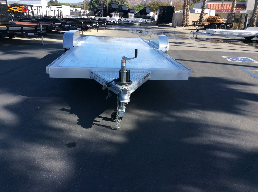 2025 Featherlite 8' 5" x 18' Car Hauler Flatbed trailer