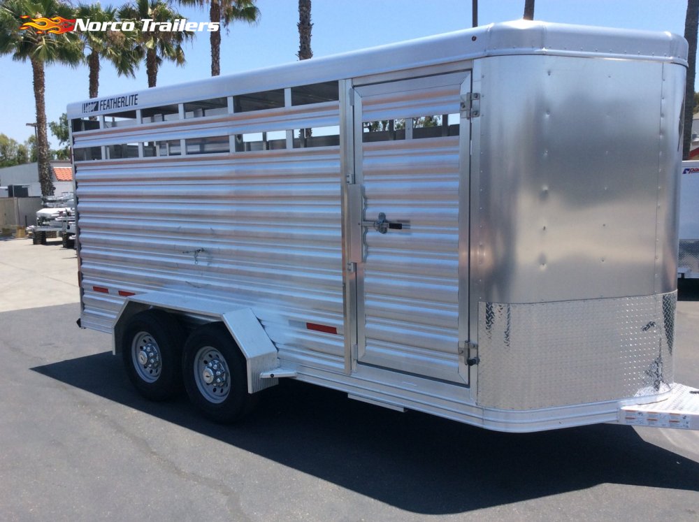 2025 Featherlite 6' 7" x 16' HORSE TRAILER Livestock trailer